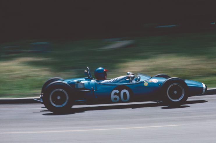 Il est difficile pour un essayeur, vice-champion de France en non initié, de distinguer la Formule 2 de la Formule 3. Ici une Alpine F3 en 1966. Crédits photo © Renault Communication / D.R.