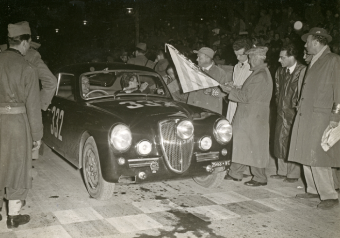 O Aurelia B20 de Gianni Bracco e Umberto Maglioli terminou em 2º lugar na geral e venceu a classe GT de 2 litros na Mille Miglia de 1951. © IXO Collections SAS - Tous droits réservés. Crédits photo © Lancia D.R.