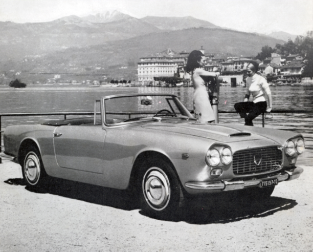 O Flaminia GT Convertibile foi produzido exclusivamente pela Carrozzeria Touring de 1960 a 1964. © IXO Collections SAS - Tous droits réservés. Crédits photo © Lancia D.R.