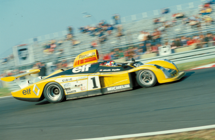 Zusammen mit Jabouille, der im Vorjahr in Le Mans gewonnen hatte, musste er sich 1978 im neuen A443 vom Rennen zurückziehen. © IXO Collections SAS - Tous droits réservés. Crédits photo ©  Renault D.R. / Archives et Collections