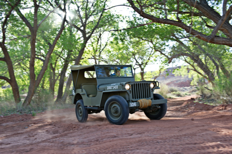 Considering the period, the dynamic qualities of the Willys MB were remarkable. Enzo Ferrari defined the Jeep® as “the only true American sports car.” © FCA © IXO Collections SAS - Tous droits réservés. 