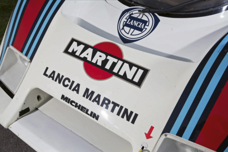 Martini Racing a accompagné les Lancia LC1 et LC2 en endurance de 1981 à 1986 et en rallye de 1982 à 1992. © IXO Collections SAS - Tous droits réservés. Crédits photo © Lancia D.R.