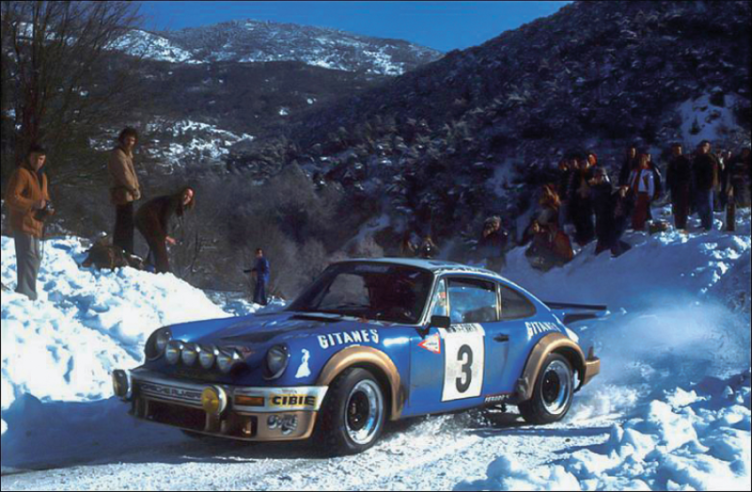 O 911 de Jean-Pierre Nicolas e Vincent Laverne a enfrentar a neve no Rali de Monte Carlo de 1978, um evento marcado pelo mau tempo e forte queda de neve.  © IXO Collections SAS - Tous droits réservés. 