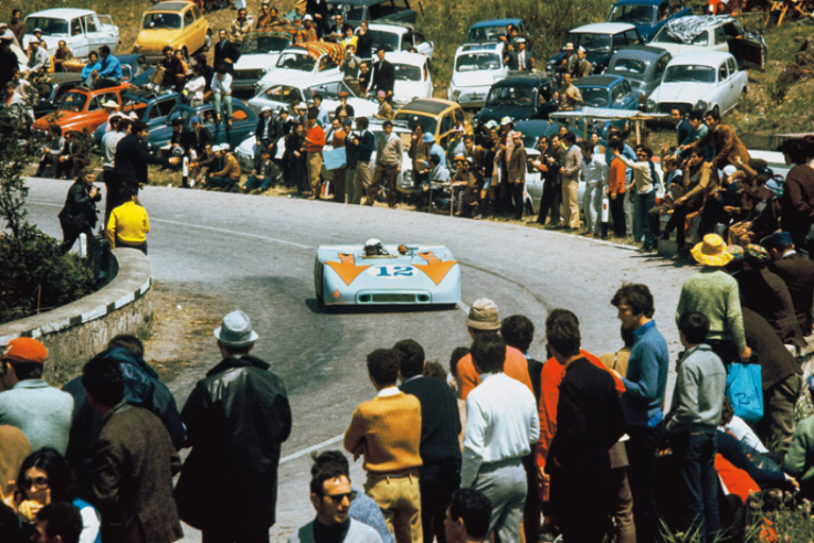 The 908/3 of Redman and Siffert at the 1970 Targa Florio. With this victory, the two drivers bring Porsche's consecutive successes in this Sicilian endurance event to 5. © IXO Collections SAS - Tous droits réservés. 