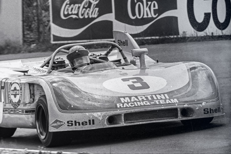 The 908/3 chassis no. 008, winner of the 1000 km of the Nürburgring in 1971, driven by Vic Elford, is equipped with tailfins introduced that same year. © IXO Collections SAS - Tous droits réservés. 