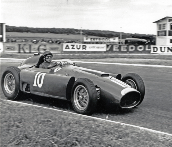 La Ferrari D50 avec laquelle Juan-Manuel Fangio sacré Champion du Monde de Formule 1 en 1956 est en fait la monoplace conçue chez Lancia, deux ans plus tôt.  © IXO Collections SAS - Tous droits réservés. Crédits photo © Lancia D.R.