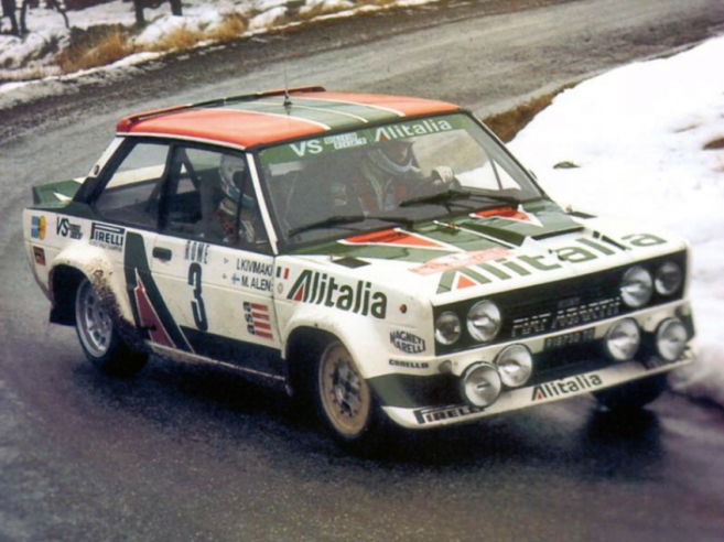 La Fiat 131 Abarth de Groupe 4 a remporté trois fois le Championnat du Monde des Rallyes. Ici Markku Alén et Ilkka Kivimärki qui se classent 3e au rallye de Monte Carlo de 1979. © IXO Collections SAS - Tous droits réservés. Crédits photo © Lancia D.R.