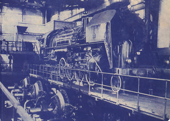 A brand new 141-R, tested on the Vitry test bench. These locomotives, with their rapidly recognised sturdiness and power, needed very little testing.© IXO Collections SAS - Tous droits réservés. Crédits photo © Collection Trainsconsultant-Lamming