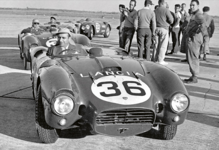 Juan-Manuel Fangio, le vainqueur de la Panamericana de 1953, une course qui est assurément l’une des plus magistrales victoires de la Scuderia Lancia au cours de la décennie. © IXO Collections SAS - Tous droits réservés. Crédits photo © Lancia D.R.