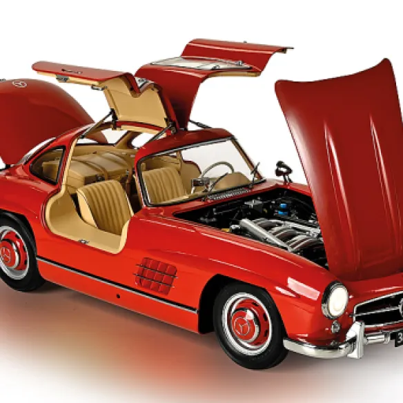 Mercedes Benz 300 SL Rouge