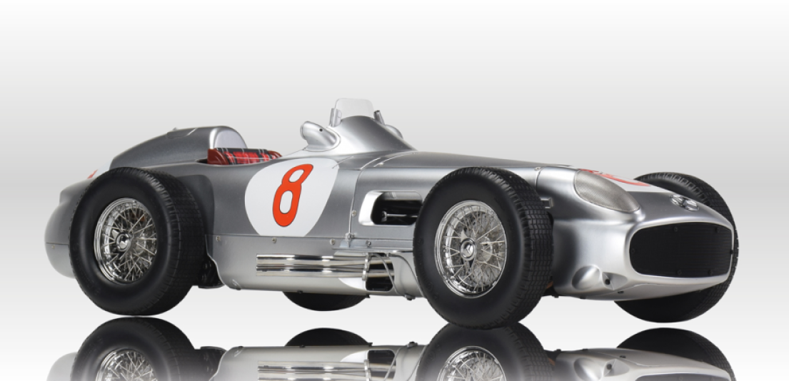 Assemble the number 8 Mercedes-Benz W 196 R, victorious with Fangio